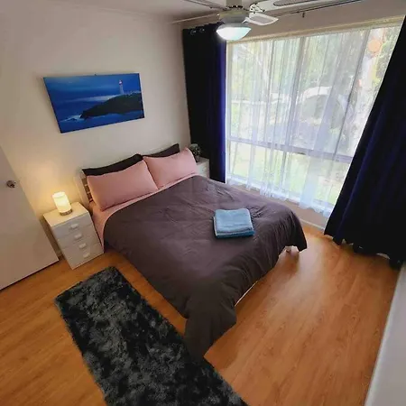 Picturesque Lakeside Getaway: Views, Beach, Park Loch Sport Exterior photo